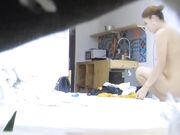 小青年宾馆叫小姐点了一位大奶白嫩御姐型气质鸡身体素质好干的真猛