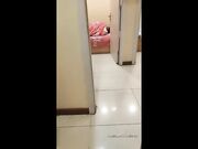 来足疗店里的小包间嫖妓骚逼卖淫女的木耳都发黑了