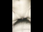 半夜约我开车出来的小骚货直接在车上就让我狠狠操她