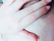 依恋情人美女，问网友你的鸡巴黑不黑 过来操我吗，不想再用玩具插淫穴了，不爽吖！