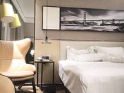 肌肉佬I寻花约了个白衣牛仔短裤少妇啪啪，翘起屁股口交摸逼后入抽插猛操