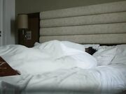 胳膊受伤了小哥酒店约操极品身材的女友露脸