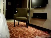 花样升级高价约个艺校拜金大学生美女酒店玩轻SM调教