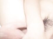 套路良家少妇拍写真，拍完顺便干一炮把精液射在逼毛上