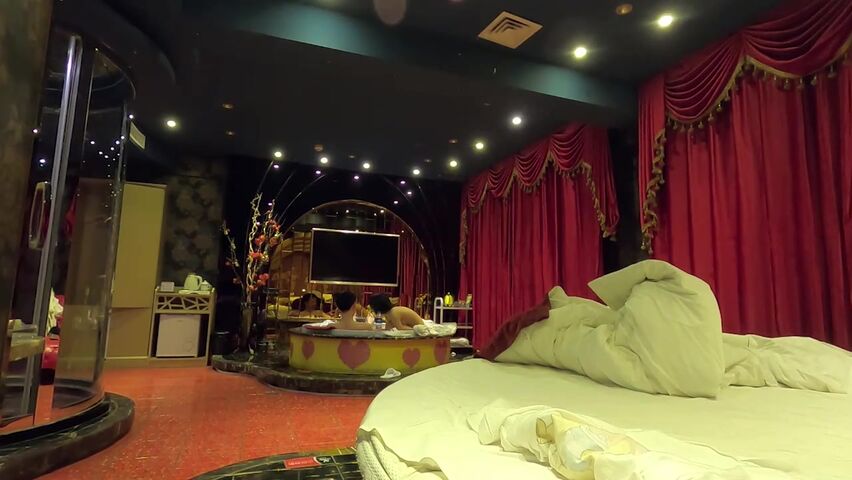 【今日推荐】真实约炮极品身材02舞蹈系校花 无套爆操口爆 外表清纯 内心骚浪 多体位视角 高清720P原版首发