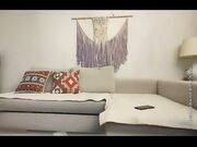 脱掉内裤掰穴上位快速抽插