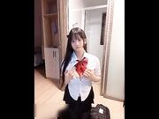 知名漫展巨乳COS『小尤奈』自拍流出清纯学生妹制服在家骚气用假屌自慰