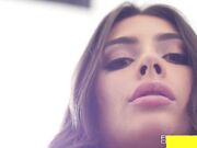 巨乳肥臀淫妻最爱大公鸡射在脸上