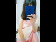 小小年纪胸倒是蛮大的 洗澡时手淫微拍 白嫩诱惑让人受不了