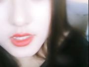 小鲜肉酒店直播时网友要求他当着老婆面操小姨子,为了礼物和老婆把小姨子操了-1