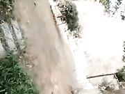 极品短发零零后女主播真够拼的大冷天和炮友景区野战先用农夫山泉消消毒