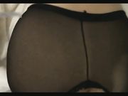 夜晚公园散步搭讪认识的96年性感女神加微信直接到小树林脱裤子野战后又回家背着男友拿情趣服和我开房